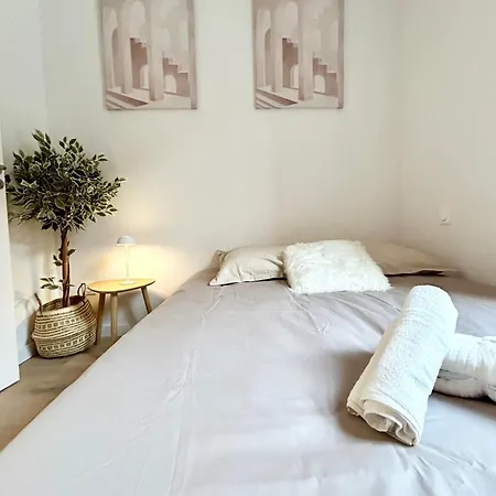 O Berges Garonne Apartman *